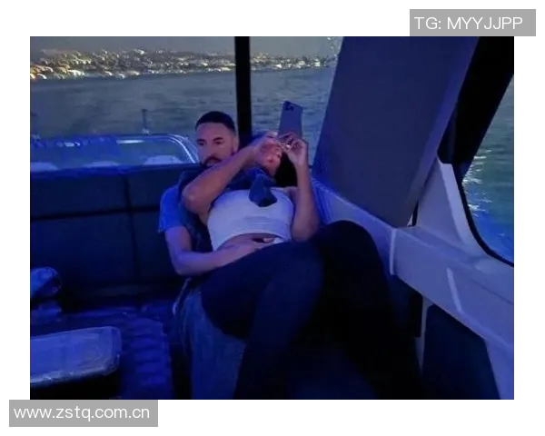 克莱女友甜蜜更新社交媒体秀恩爱我的宝贝我的宝贝让单身狗心碎 克莱女友甜蜜更新社交媒体秀恩爱我的宝贝我的宝贝让单身狗心碎