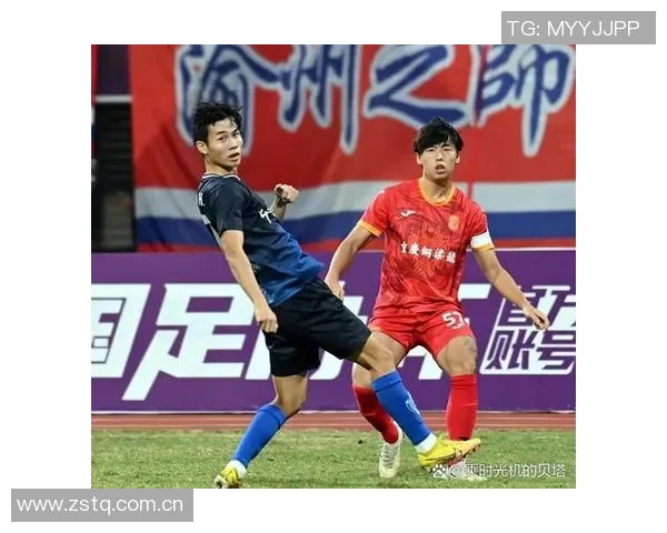 铜梁龙外援精彩头球破门助力球队打破僵局张外龙场边赞赏不断 铜梁龙外援精彩头球破门助力球队打破僵局张外龙场边赞赏不断