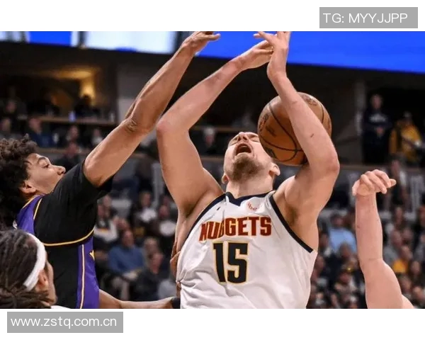 雷迪克谈防守策略:坚持原则与灵活应变的完美结合 雷迪克谈防守策略:坚持原则与灵活应变的完美结合