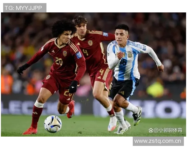 阿根廷足球传奇巴蒂与肯佩斯同框共庆世界杯抽签盛典