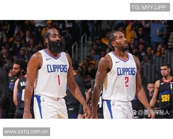 小卡与老詹的快船湖人一年前的荣耀与如今的困境形成鲜明对比