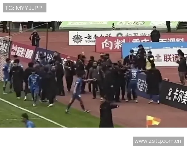 U16国足角球混战进球被判无效裁判未响哨引发争议